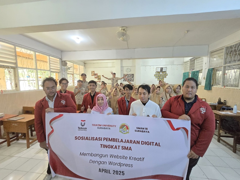 Laboratorium komputer TOPCUAN44 dengan peralatan modern untuk pembelajaran coding